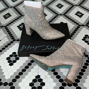 Betsey Johnson caddy rhinestone ✨boots